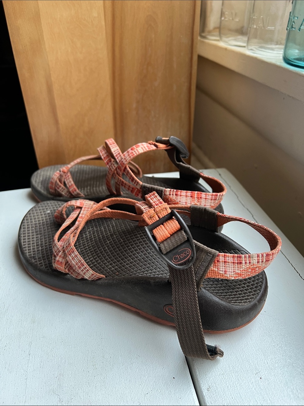 Chaco Women’s Orange, Whitw and Peach Plaid Sport Sandals size 8